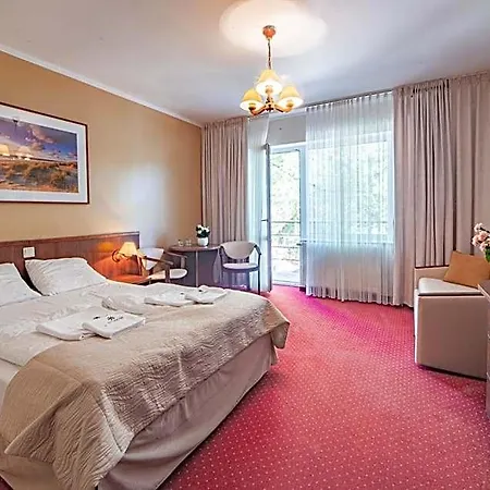 Otel Nadmorski 2*