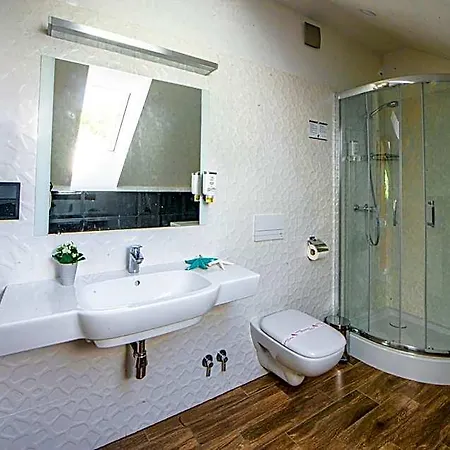Otel Nadmorski 2*
