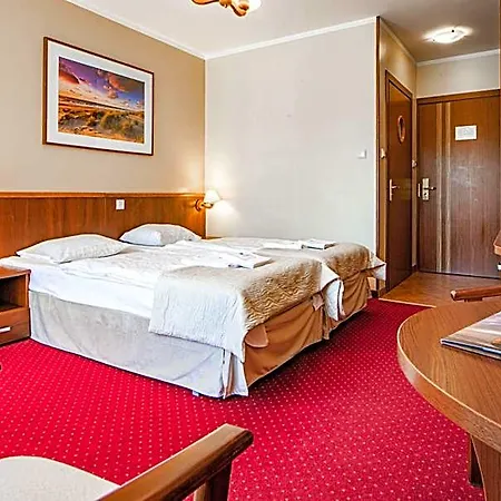 Otel Nadmorski 2*