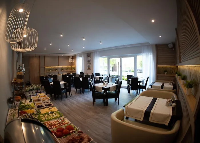 Hotel Nadmorski Łeba 2*
